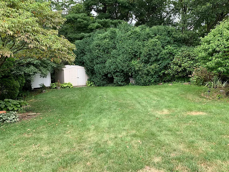 1806 Dighton St — Photo 16