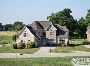 1348 Round Hill Ln, Spring Hill, TN 37174