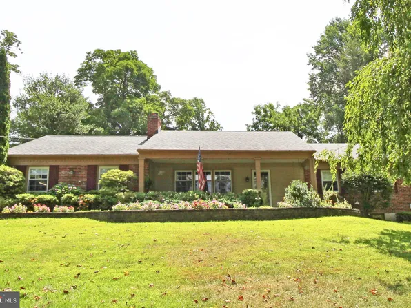 14 Glenview Rd, Glen Mills, PA 19342