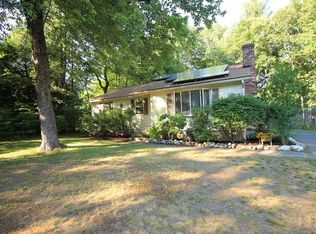 10 Deerfield Dr, Easthampton, MA 01027