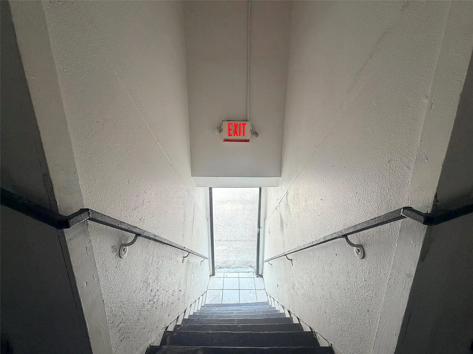 1 bed, 1.5 bath, 520 sqft, $999 — Photo 3