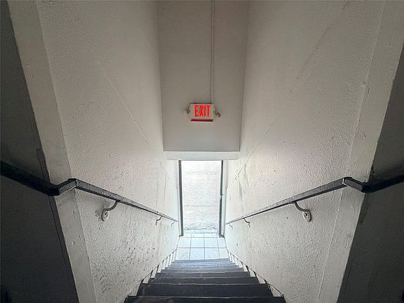 3rd image of 5014 Jefferson St APT 41