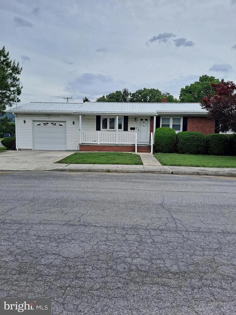 25 Judy St photo 1