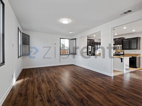 5th image of 2060 Salice Way