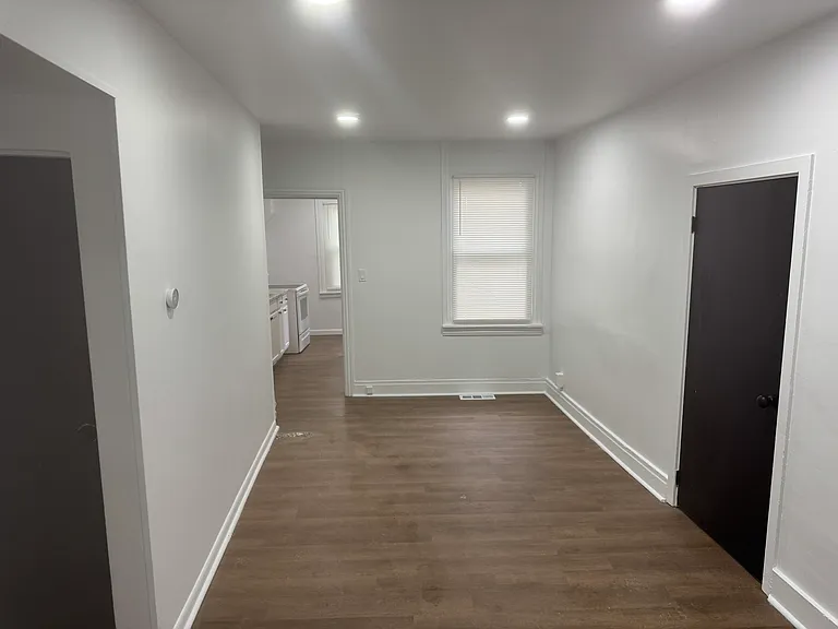 335 S 9th St — Photo 12