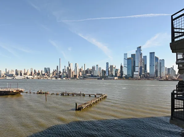 600 Harbor Boulevard image 17 of 28