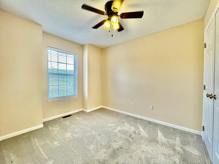 1805 Glenn Hendren Dr — Photo 10