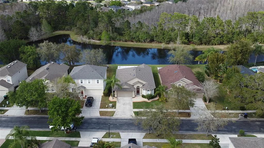 4 bed, 2.5 bath, 2140 sqft, $2,900 — Photo 4
