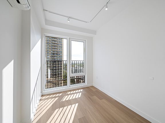 5th image of 931 Carroll St #1347