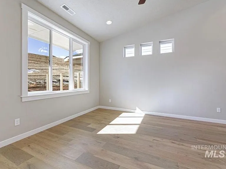 2255 E Mendota Dr — Photo 3