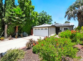 22101 Buena Ventura St, Woodland Hills, CA 91364