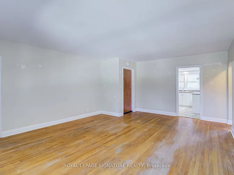 855 Simcoe St N #3 — Photo 14