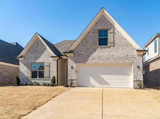 110 Briar Hollow Ln, Oakland, TN 38060