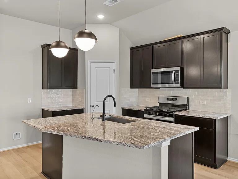 1016 Shoal Creek Trl — Photo 3