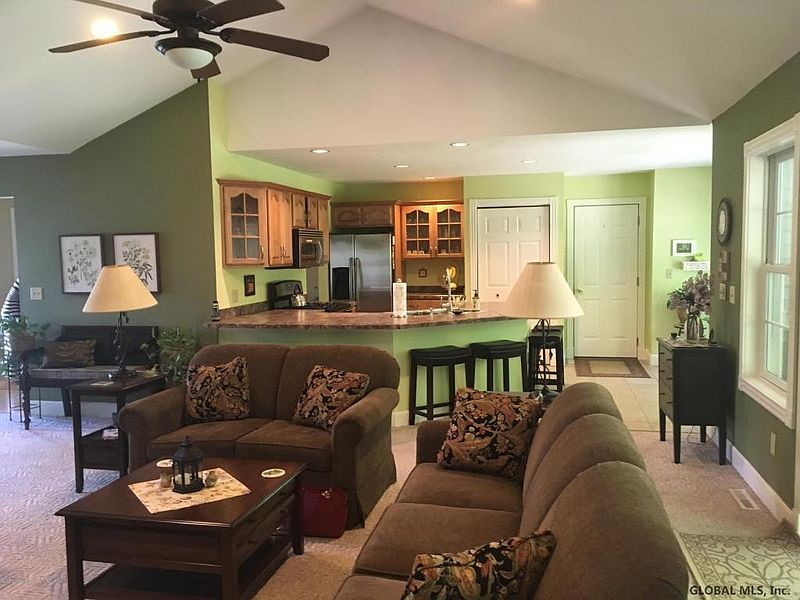 4th image of 6 RIVERCREST Road