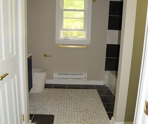 5th image of 670 Roosevelt Dr #3