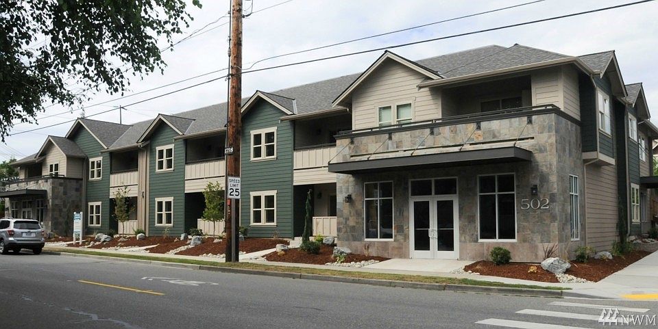 1st image of 502 1st St Unit 106