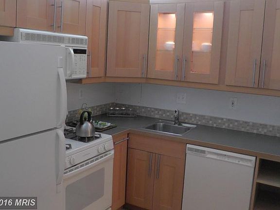 4th image of 4515 Willard Ave APT 717S
