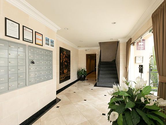 5th image of 3100 W 3rd St #112