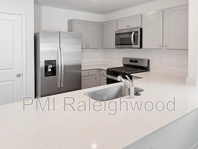 412 Cherry Laurel Dr — Photo 10