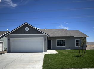 3297 Blue Jay St, Umatilla, OR 97882