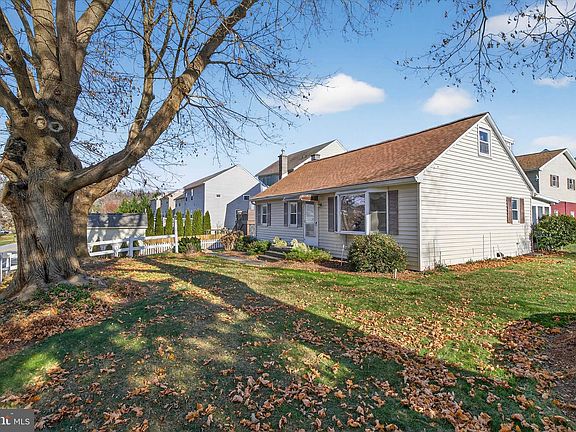 2nd image of 319 Druid Hill Rd