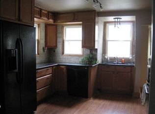 25205 Fairgrove St, Woodhaven, MI 48183