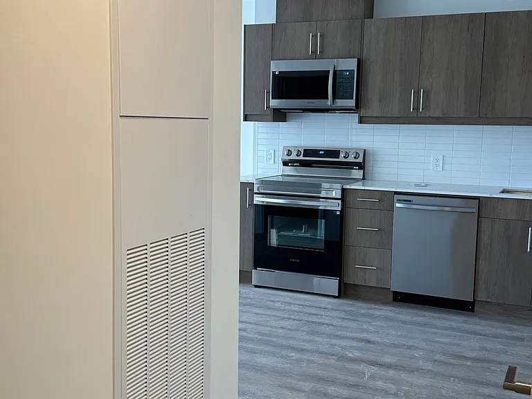 1333 Weber St E #306 — Photo 25
