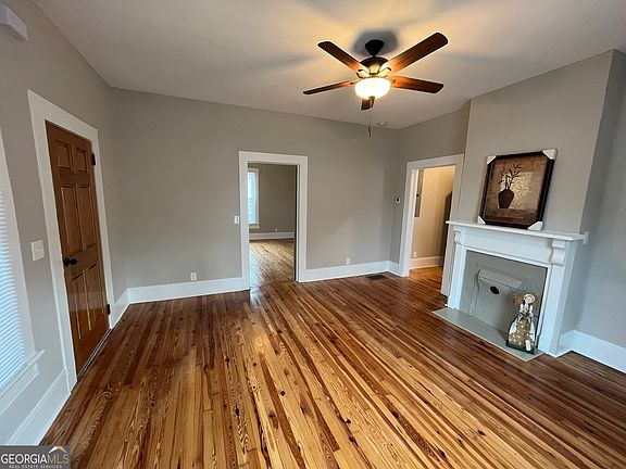 3rd image of 14 Hazel St