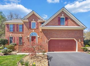 5232 Meadow Creek Dr, Roanoke, VA 24018