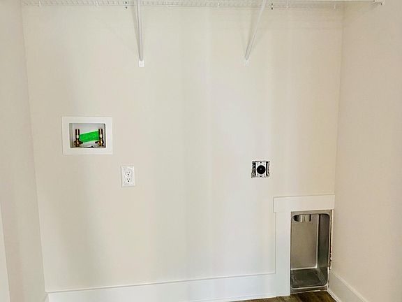 4th image of 1534 Farragut Way