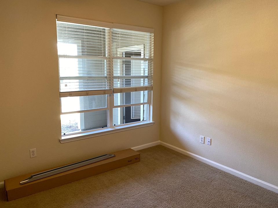 2nd image of 1110 Emerald Common Dr APT 104
