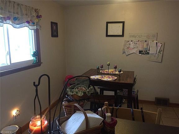 3rd image of 203 Superior Ave