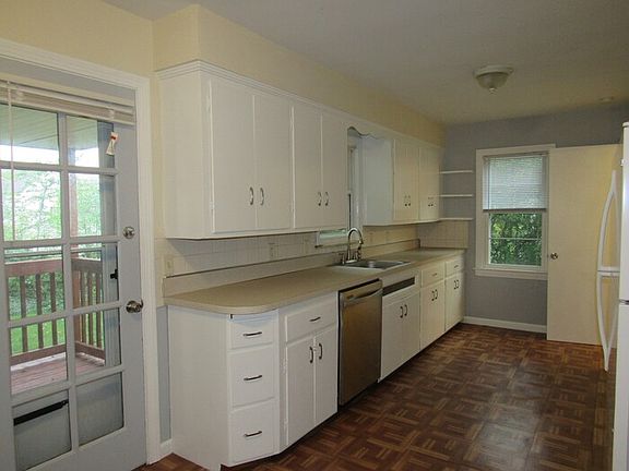 3rd image of 3447 Monticello Blvd