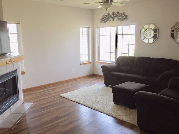 4th image of 420 Bradley Pl Unit 10