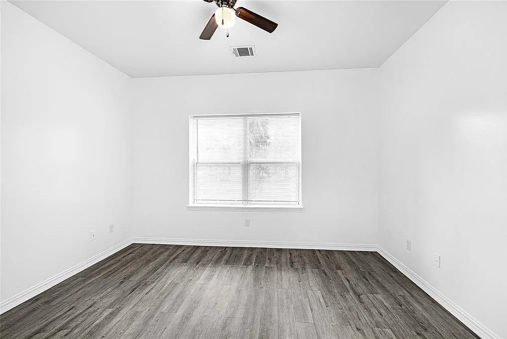 2 bed, 2.0 bath, 1050 sqft, $1,100 — Photo 3