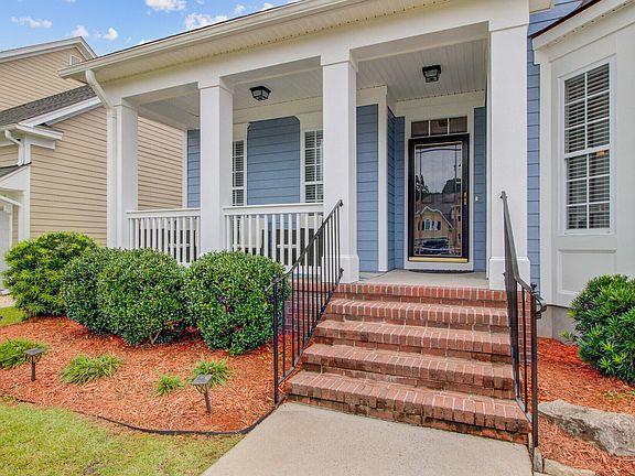 3rd image of 219 Carolinian Dr