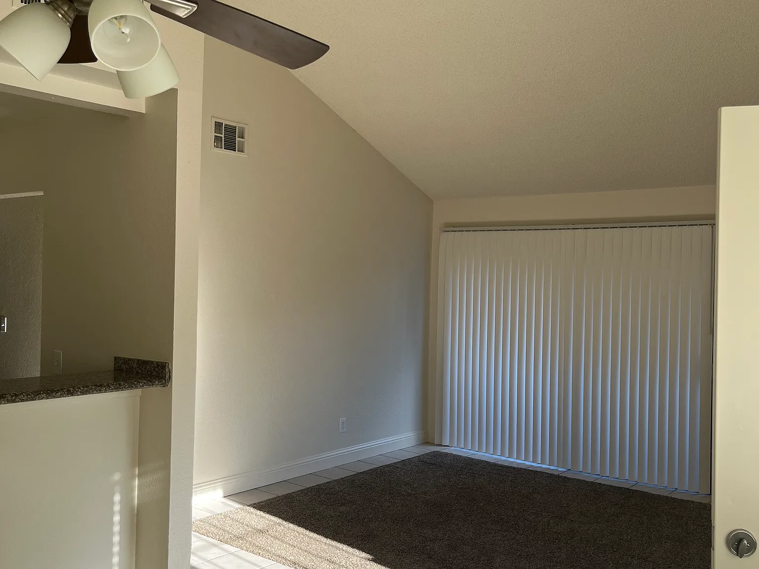2 bed, 919 sqft, $1,500 — Photo 4
