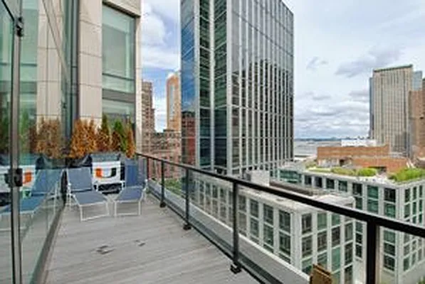 Sold by Douglas Elliman | media 15