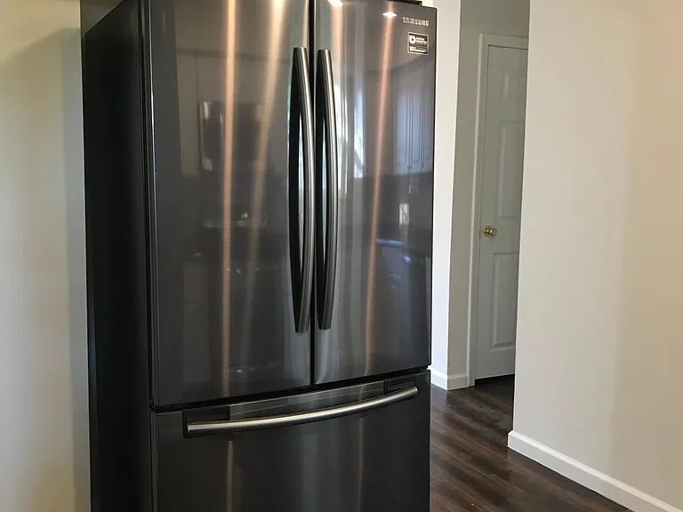 105 Village Ln — Photo 4