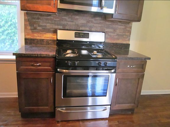 3rd image of 4640 W West End Ave