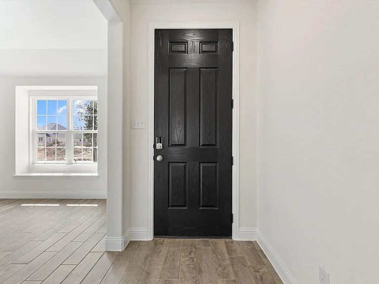 324 Amenduni Ln — Photo 6