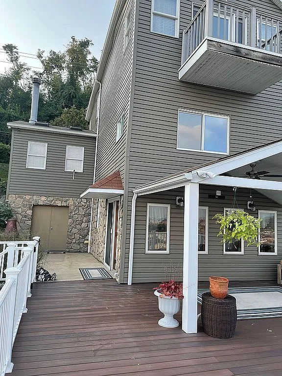 2472 Pittview Ave photo 1