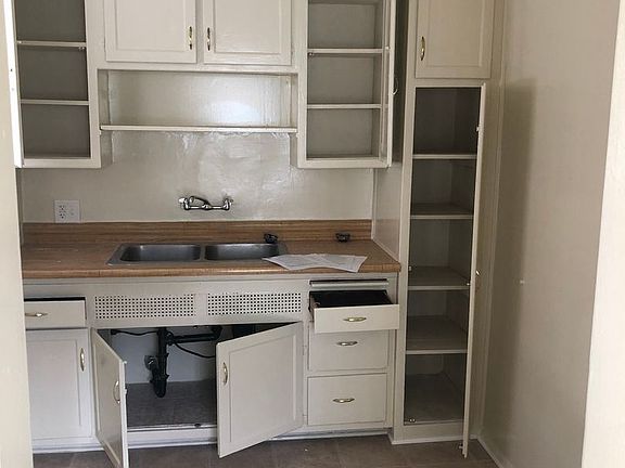 3rd image of 4434 Linden Ave #1