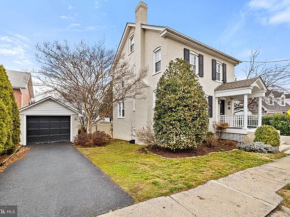 3rd image of 154 Montague Ave