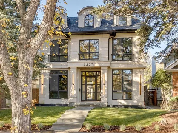 3207 E Alfege St SW, Calgary, AB T2T 3S4