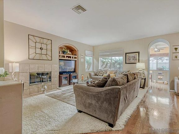 4th image of 6373 Avenida De Las Vistas Unit 2