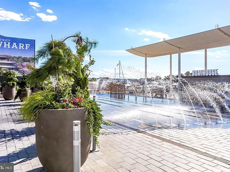 525 Water St SW #324 — Photo 52