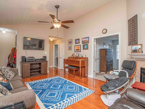 5th image of 7456 Lyle Bend Ln