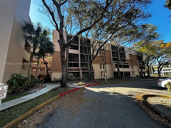 2nd image of 6800 Cypress Rd APT 207